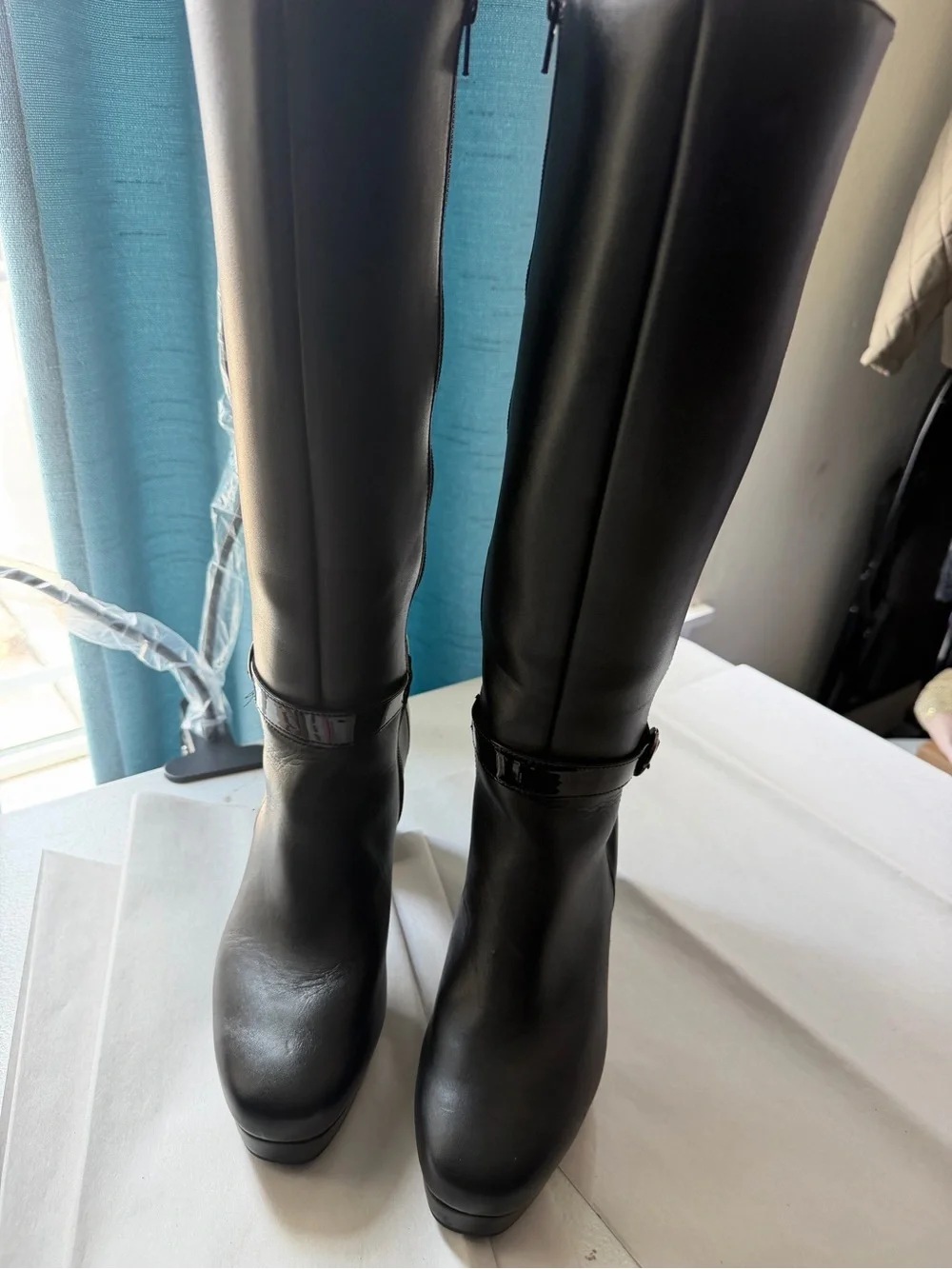 Classic Black Knee-High Women's Boots